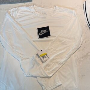 Nike Men's White Long Sleeve Tee